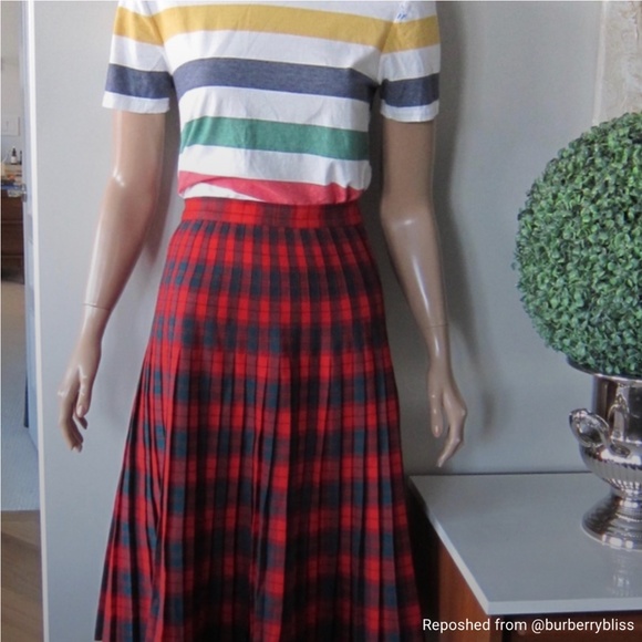 Vintage Aljean 60s red and green tartan pleated wool midi skirt made in Canada - Picture 2 of 16
